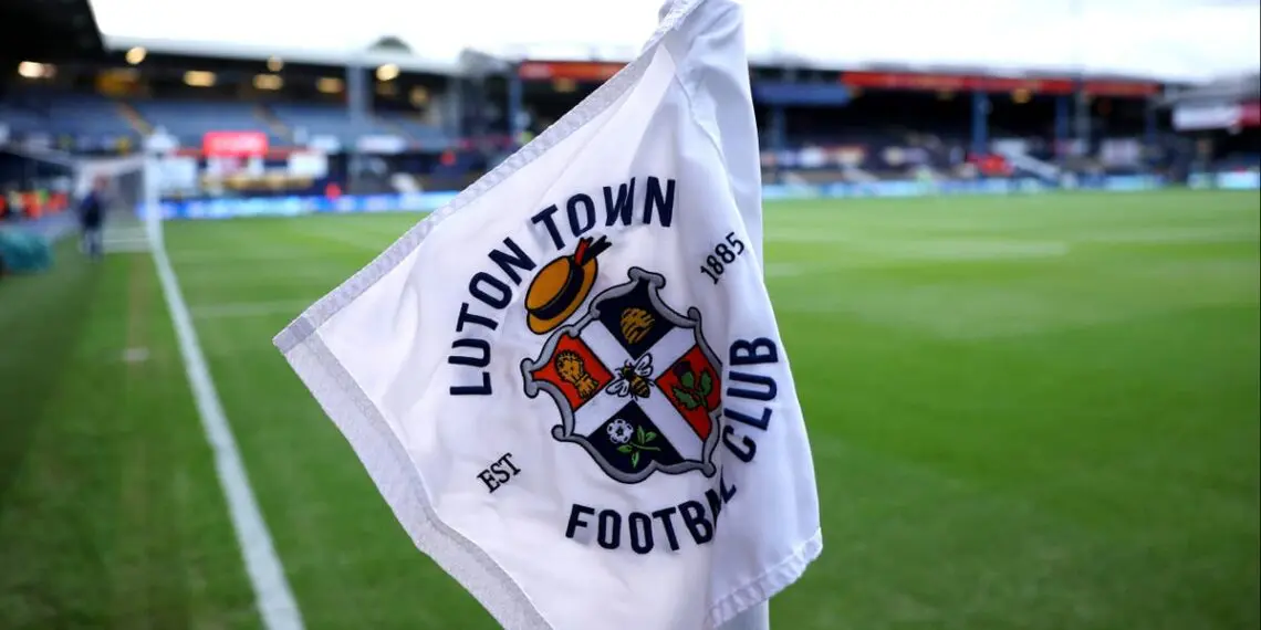 Luton Town multado por cânticos homofóbicos dos adeptos 